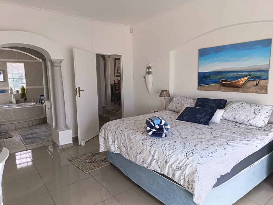 To Let 1 Bedroom Property for Rent in Wavecrest Eastern Cape